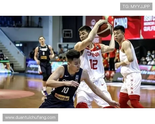 王哲林半场17分钟高效表现贡献8分7篮板1助攻1盖帽 助力球队领先